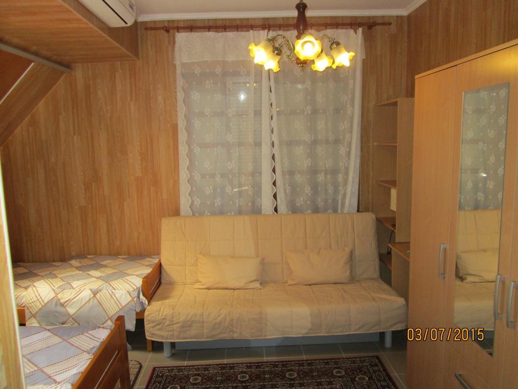 Kisherceg Szallashely ブダペスト 部屋 写真
